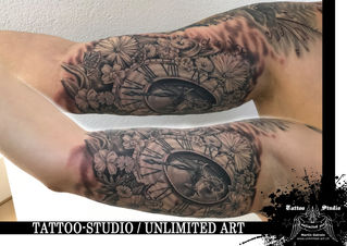 Black & Grey Tattoo / Uhr & Blumen Tattoo / Clock & Flowers Tattoo