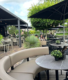 Grachthof Terrasse im Zentrum von Giethoorn