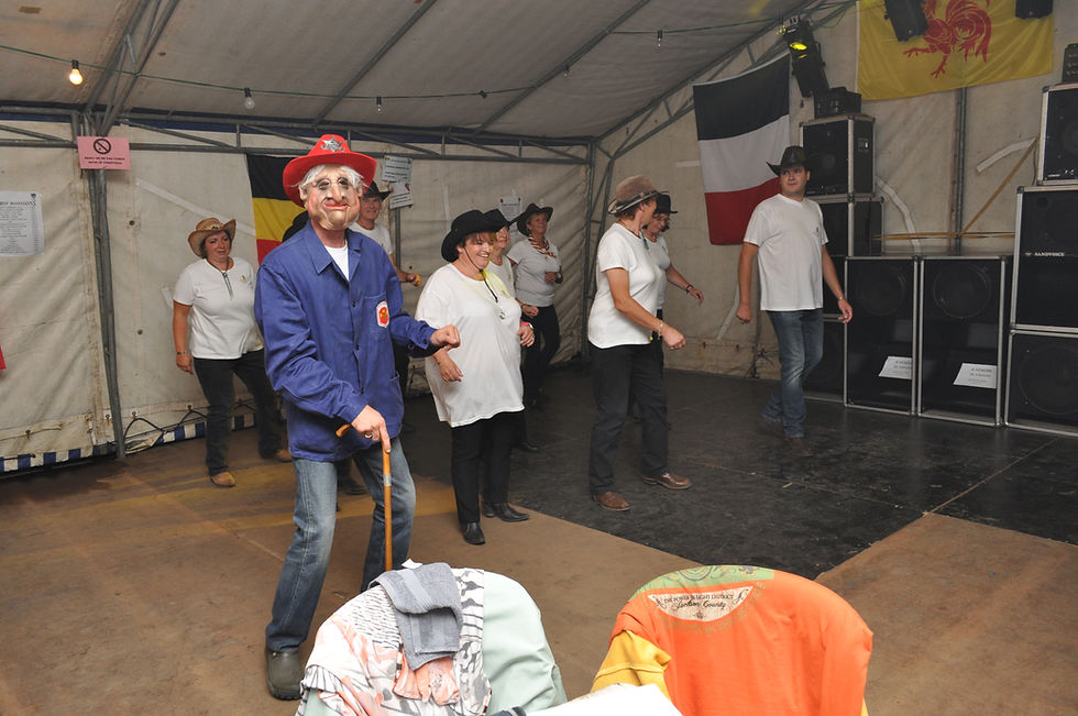 Démonstration de country à Mazy