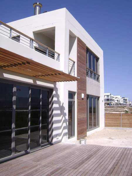 HOUSE SCHOLTZ