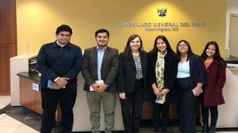 Universitarios de San Marcos visitan Consulado General peruano en Washington