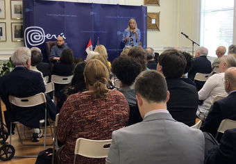 Presentan libro de destacada peruanista en la Embajada del Perú en los Estados Unidos