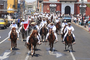 Con pasacalle se da inicio a las actividades por Independencia de Trujillo (FOTOS)