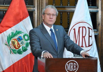 Embajador del Perú presenta sus Cartas Credenciales ante el monarca de Bélgica