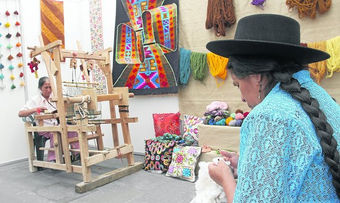 Artesanos listos para lucir productos en la Casa Perú de Rusia