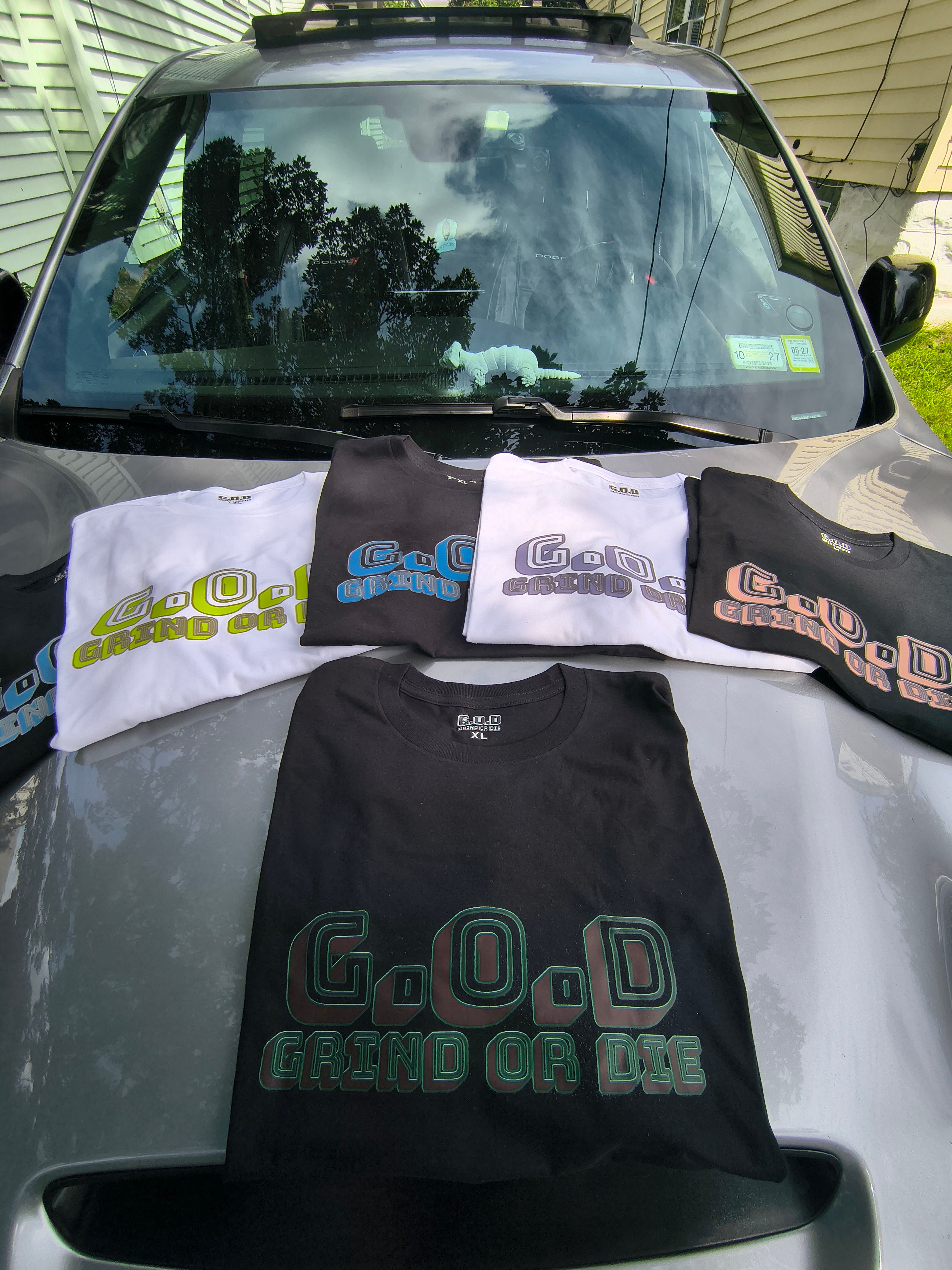 CUSTOM SIGNATURE TEES
