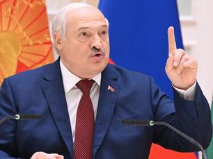 Lukashenko and Monuments