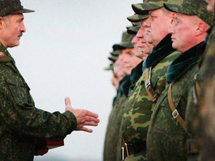 Лукашэнка баіцца за сваё жыццё. Ёсць два генералы, якія могуць яго зрынуць