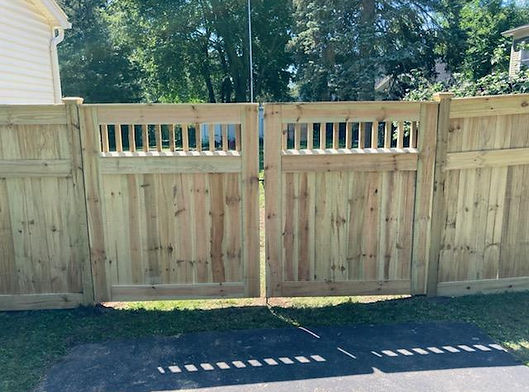 Pressure treated spindle-top gate