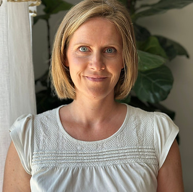 karine-kone-a-lignee-praticienne-constellations-familiales-saint-medard-en-jalles