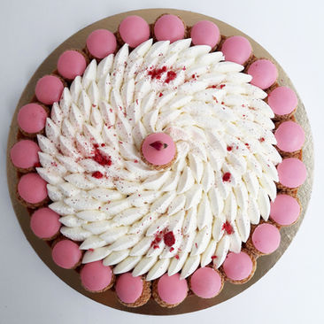 Saint Honoré framboise et rose .jpeg
