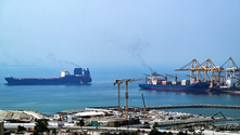 US & Iran intensify air strikes as naval blockage reimposed