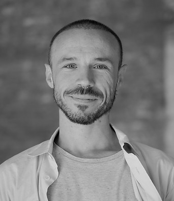 5.Matteo_Carvone_Portrait_ © Andrea Avezzù.JPG