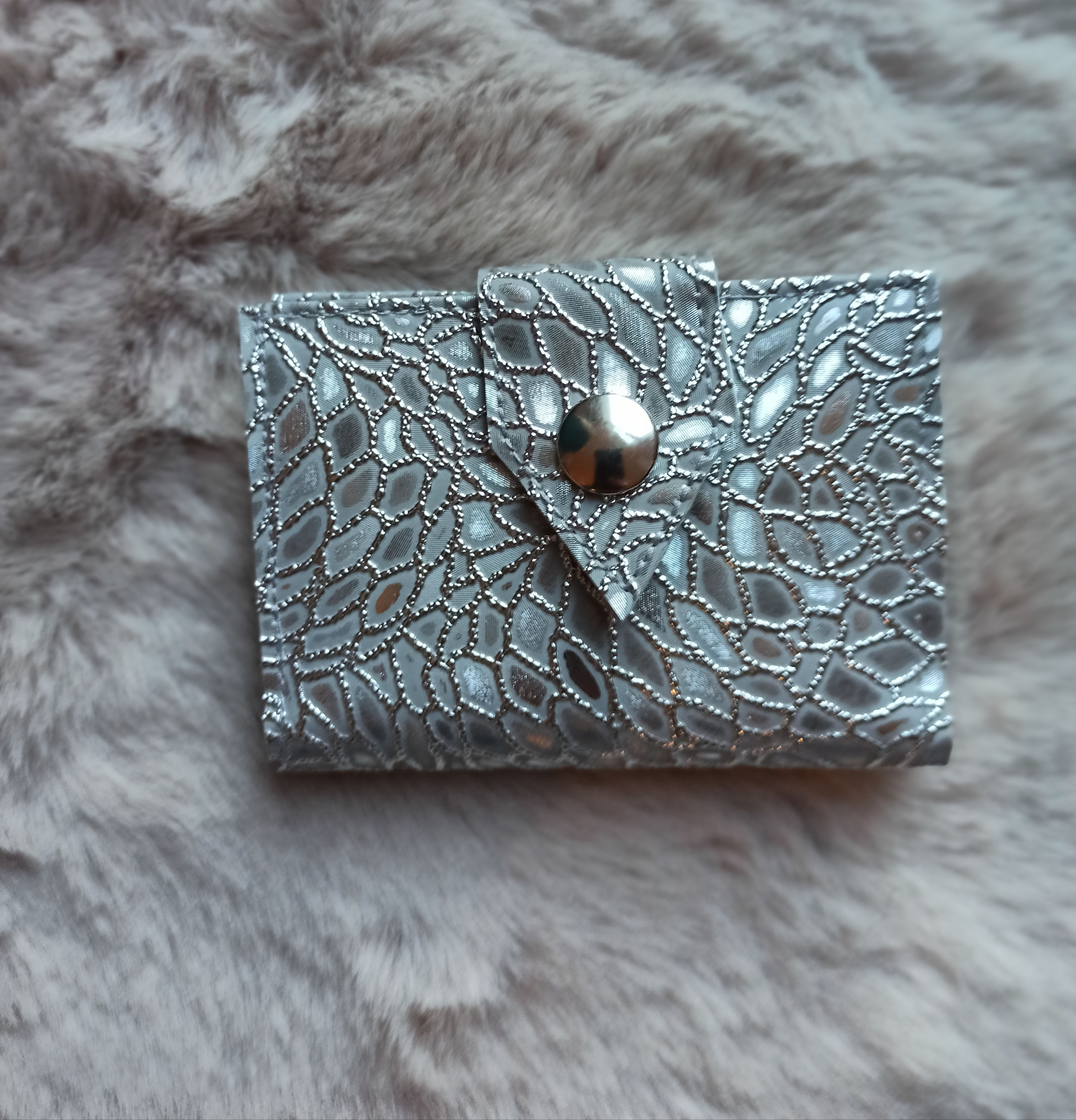  Porte cartes : feuilles argent