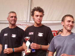 562951_471686136182418_591048803_n