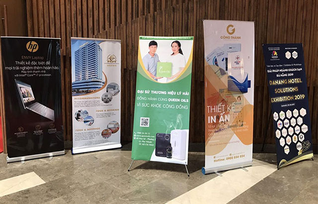 Thiet ke in Standee
