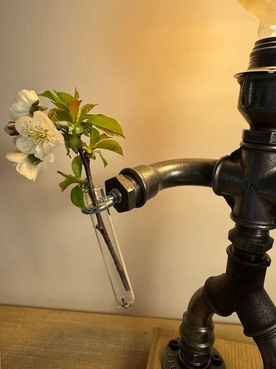 Thumbnail: Lampe artisanale bois métal avec fleur – Luminaire design industriel romantique - Fait main - Made in France - Home decor