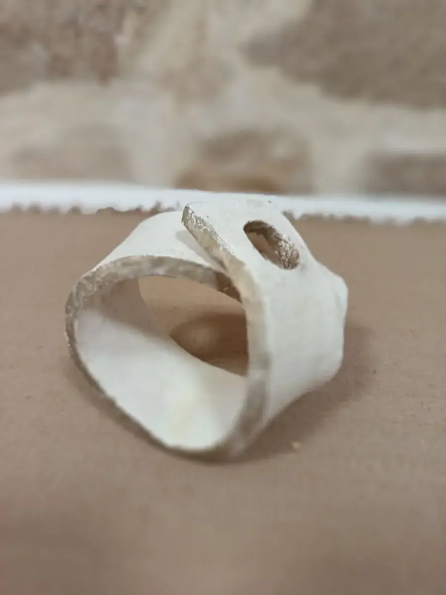 Miniature : SPIRIT – Pique-fleurs en duo | Vases artisanaux en faïence blanc et or - Fait main - Mariage boho