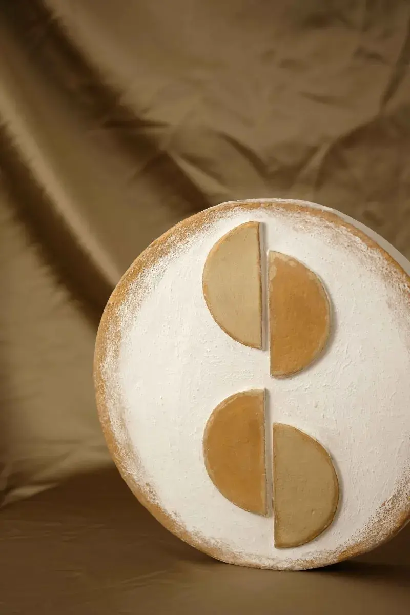 Thumbnail: SPIRIT #3 – Vase totem en faïence blanc et or | Art spirituel double-face - Fait main - Art bohème