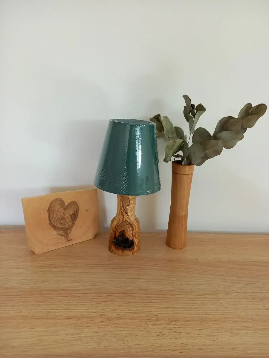 Lampe de chevet en bois sculpté – Élégance naturelle et design unique - Fait main - Made in France - Décoration artisanale