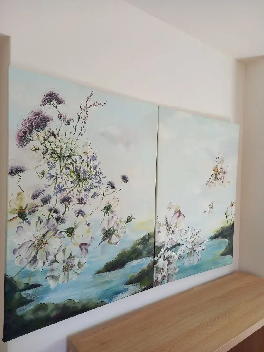 Thumbnail: "Roses Iceberg" – L’éclat paisible d’un rivage floral - Fait main - Made in France - Décoration murale bohème