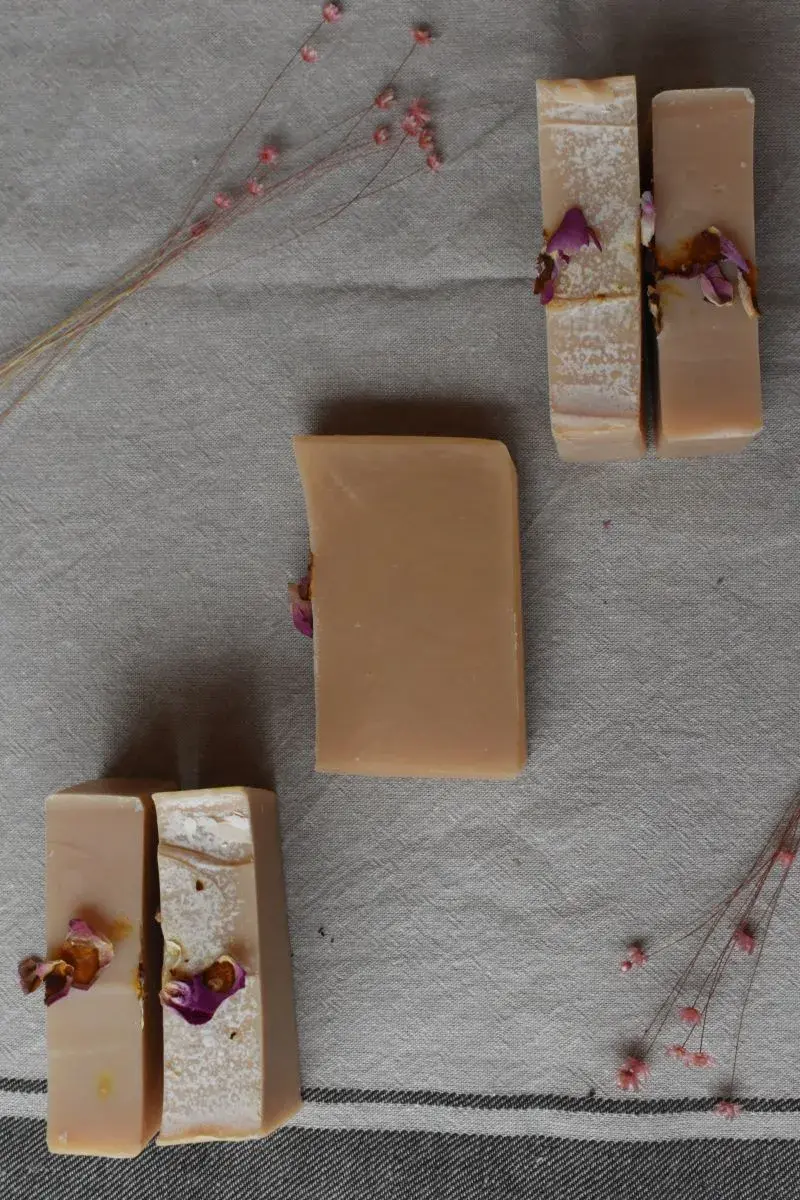 Soin naturel de la peau - Savon doux pour le visage - Savon hydratant naturel - Savon pour peau sensible - Pourquoi utiliser un savon artisanal bio
