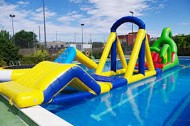 Inflables en la piscina