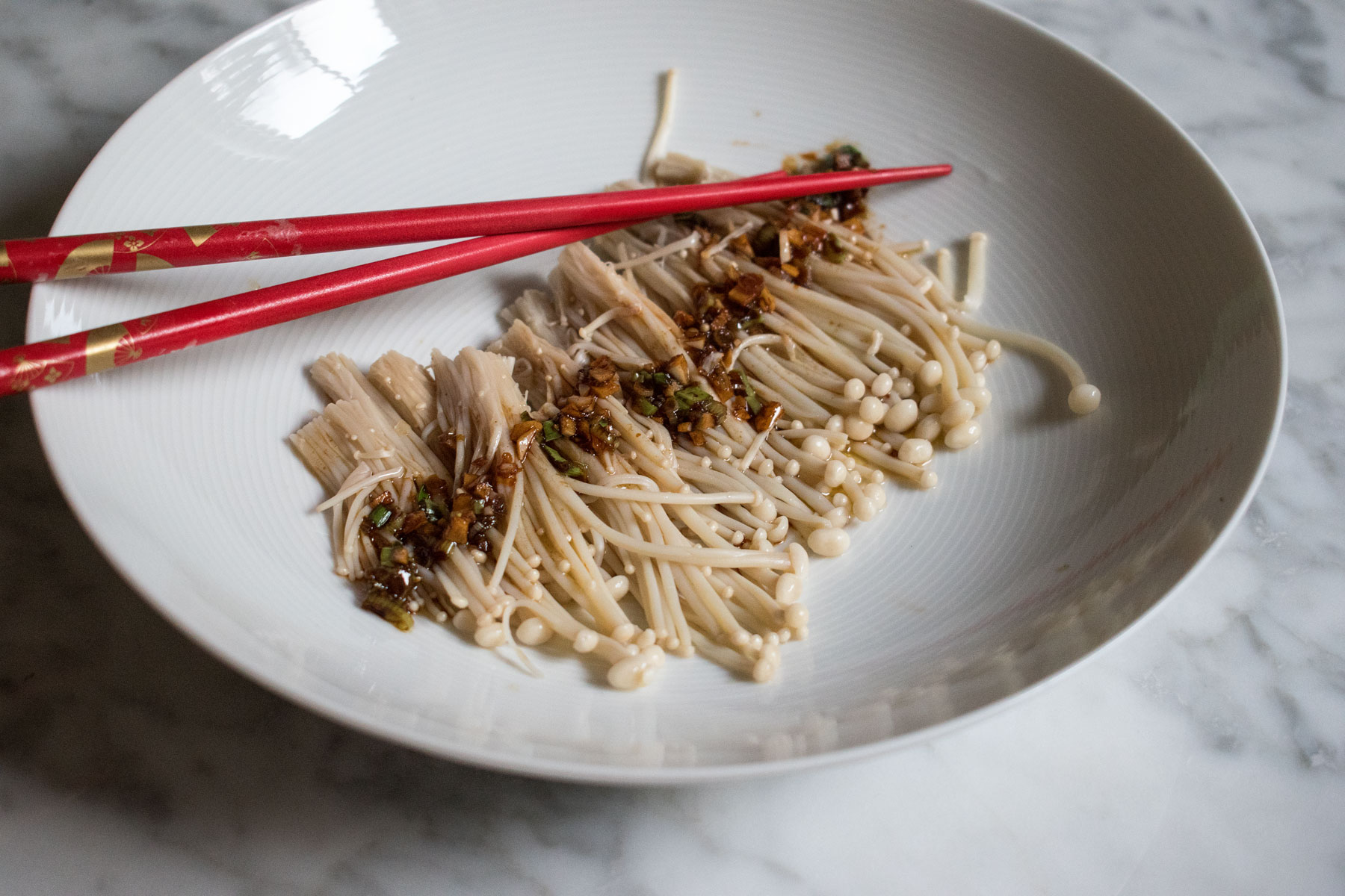 Enoki (Golden needle) mushrooms with garlic, spring onion and soya sauce