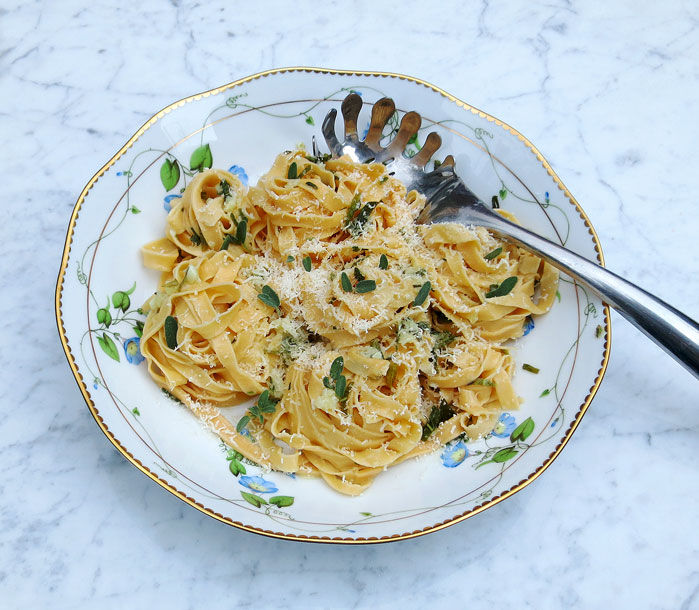 Pasta with fresh sage, garlic and butter