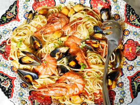 Spaghetti con cozze e gamberi (with mussels and prawns)