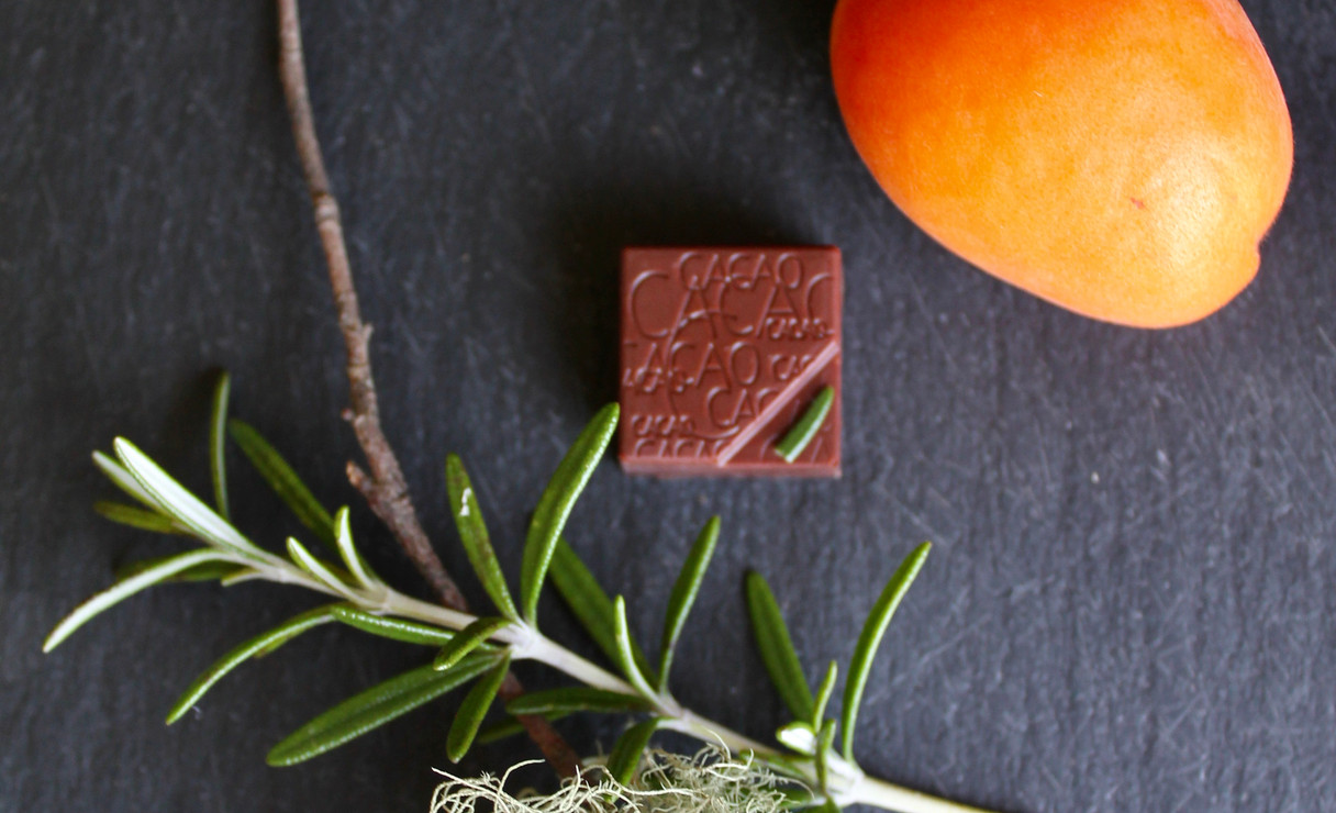 CocoaMo apricot & pear bon bon.