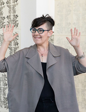 Anthea Black - portrait headshot sq_edited.jpg