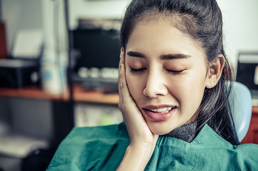 that-woman-had-toothache-hand-touch-her-cheek.jpg