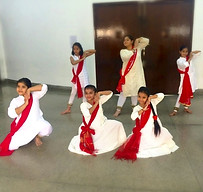 Kathak Dancers_edited_edited_edited.jpg