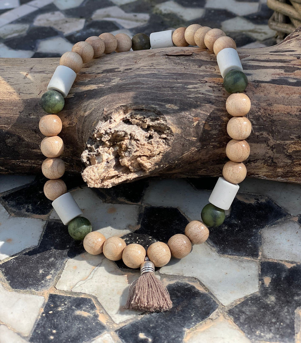Miniaturbild: DogMala Halsband Zeckenschutz Hunde EM Holz Jade Quaste hellbraun