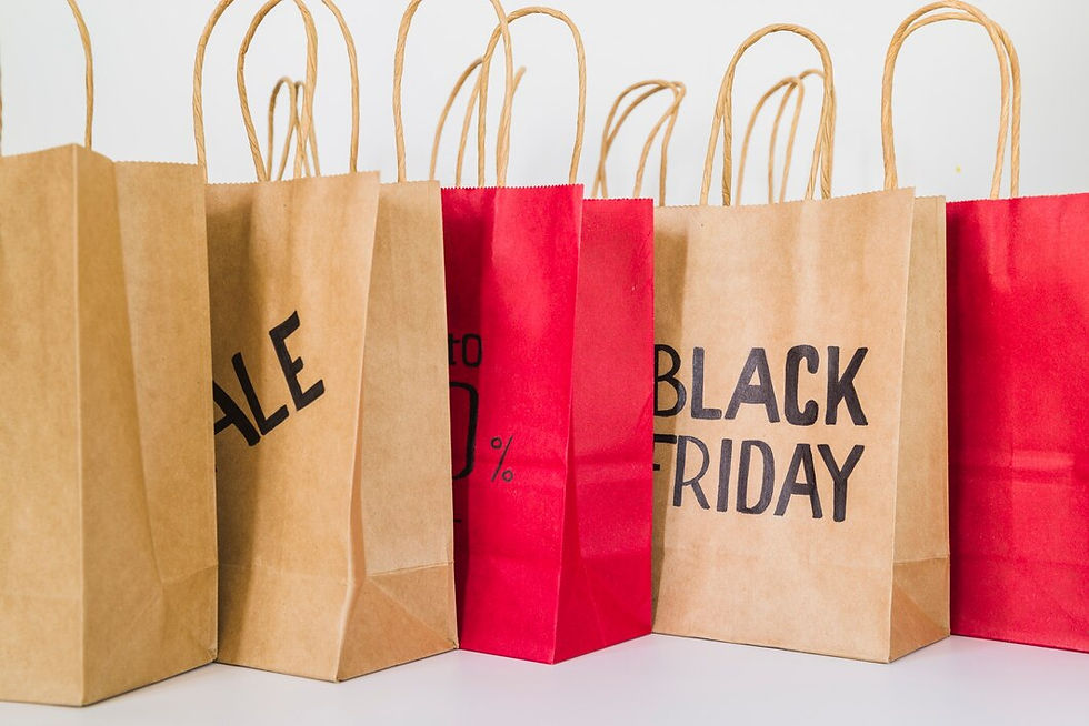 Eco-friendly kraft paper bags for apparel packaging, showcasing sustainability and durability. These recyclable clothing paper bags protect garments and feature customizable designs with brand logos, ideal for eco-conscious fashion brands. Perfect for the packaging apparel industry, these cost-effective garment paper bags align with green values.