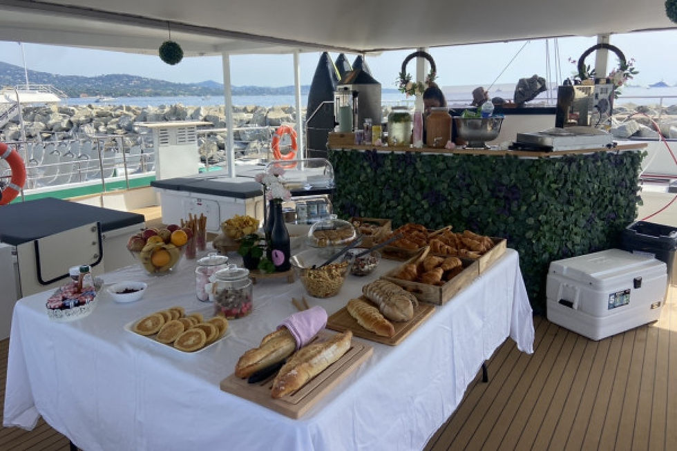 Brunch du dimanche en catamaran, départ Cogolin