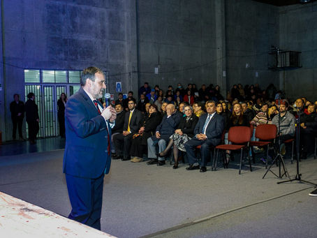 En emotiva velada, Muni de Porvenir galardonó a sus Hijos Ilustres y Ciudadanos Destacados año 2023 