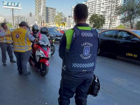 Justicia ordena a la Muni de Santiago fiscalizar comercio ilegal en Vicuña Mackenna con Matta