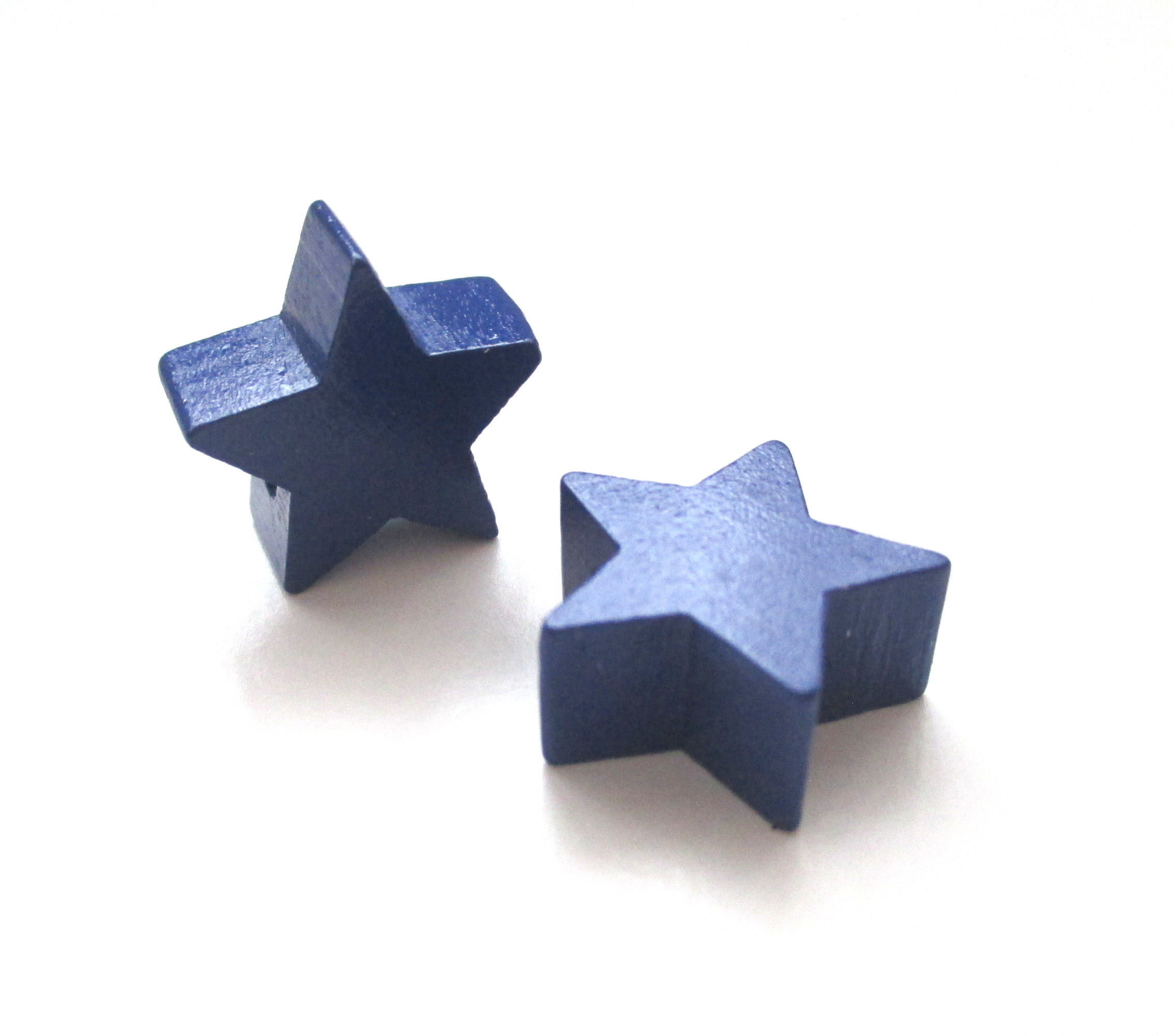 perle étoile en bois bleu marine pour attache tétine