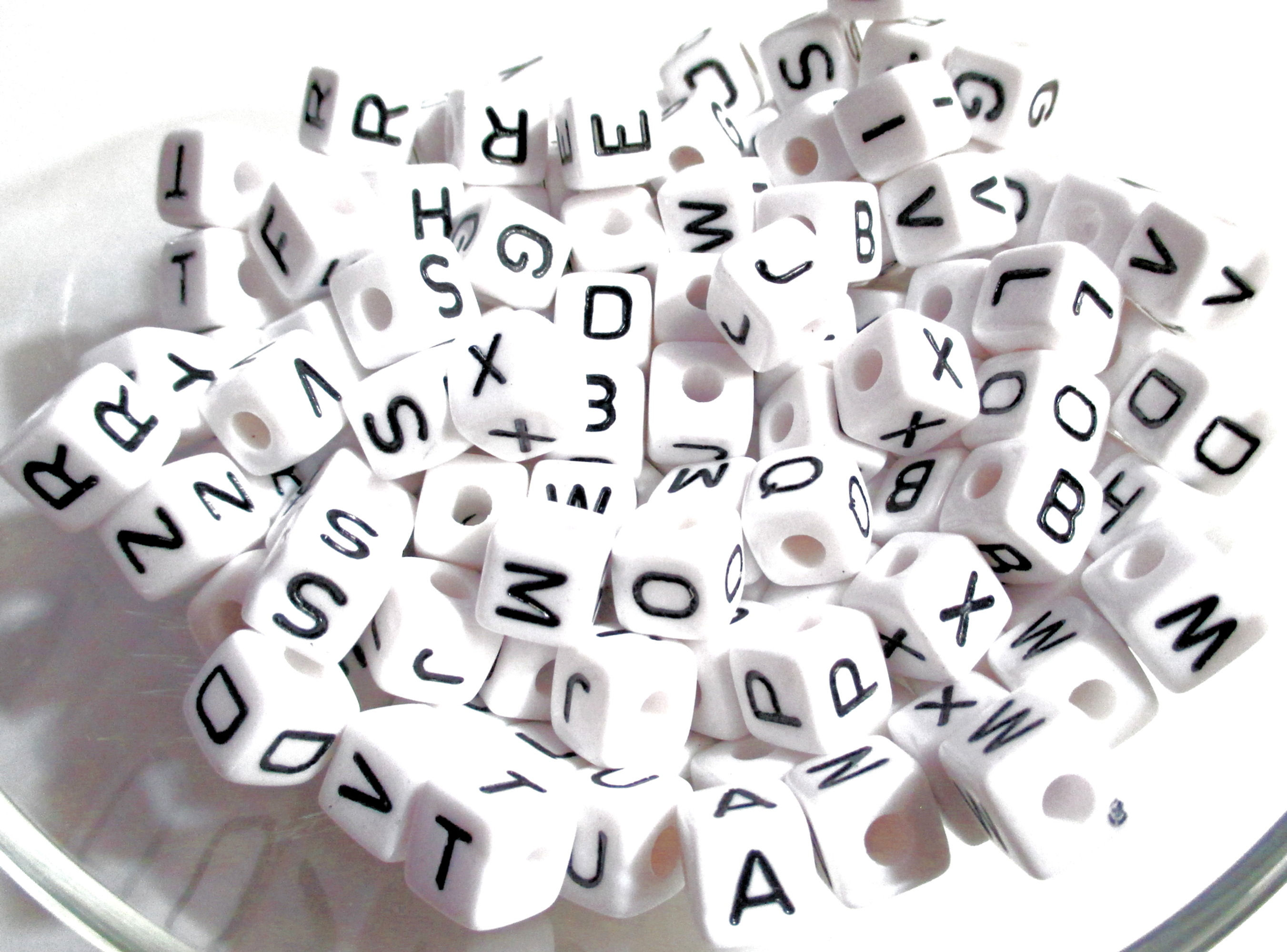 perles lettre acrylique pour attache tétine