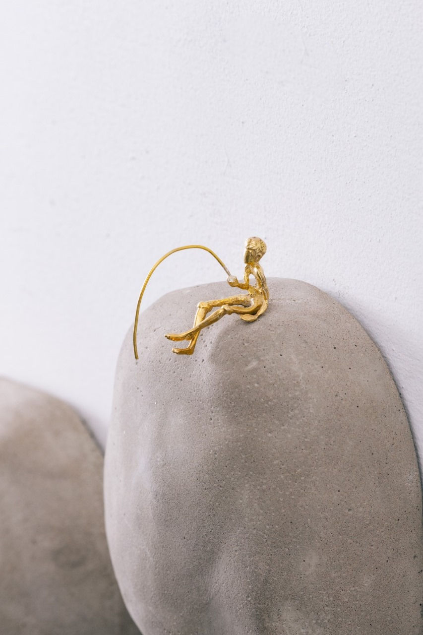 Miniatura: Brass Fishermen Wall Decor Sculptures with the bases made of concrete