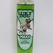 Frasco de champú verde de limpieza profunda Maxx marca Luky Dog. Producto para venta al por mayor a distribuidores de cosmética pet.
