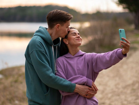 Couple in relationship clicking photos