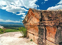 Памуккале-Pamukkale-Памуккале Одно из Чудес Мира, Кальциевые Травертины (Хлопковая Гора) и Античного Города Иараполь, Термальные Источники, Бассейн Клеопатры, Воздушные Шары, Иераполис, Музей под открытом Небом, Персональные Туры из Мармариса 2022  Памуккале. Священный город Иераполь, Базилика и гробница Святого Филиппа, Кальциевые травертины, Римские бани, Бассейн Клеопатры. Античный театр,Памуккале Фото