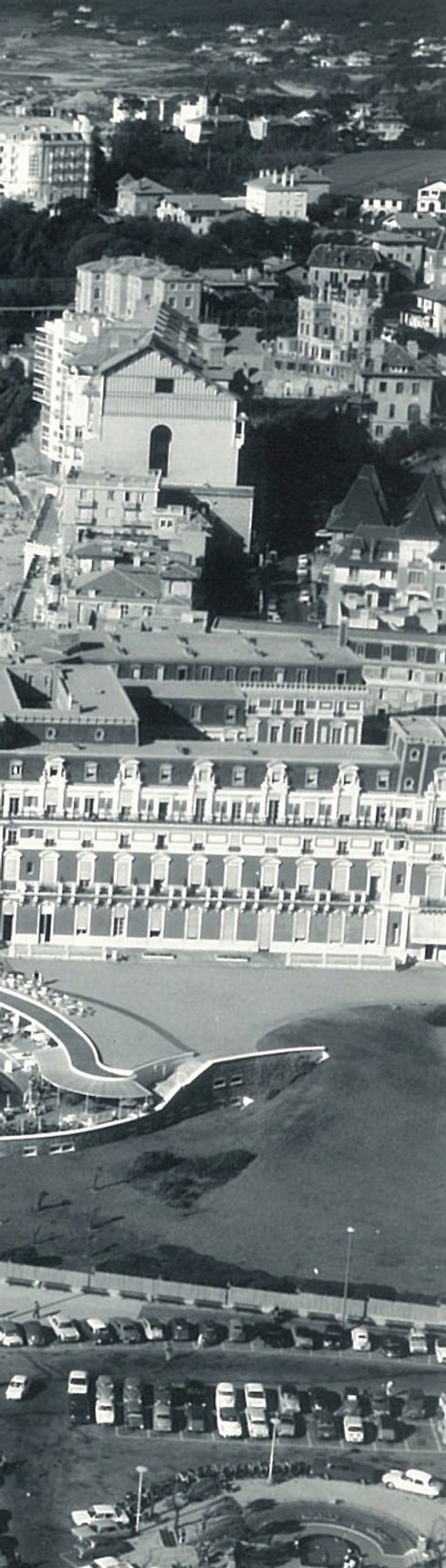Vue_d_avion_vers_1965_AD64_e-depot_Biarritz_58Ph49 Palais et Phare.jpg