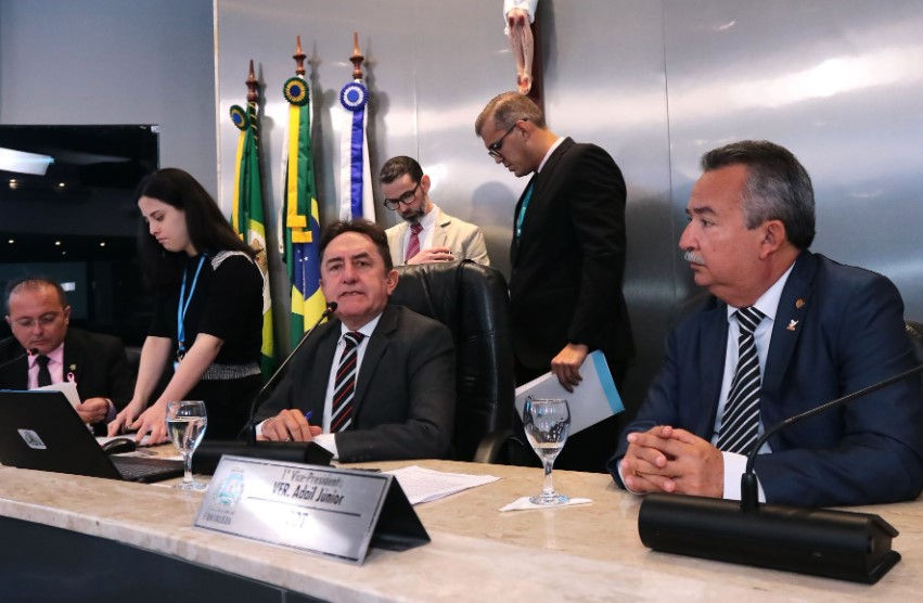 Vereadores da CMFor em plenário