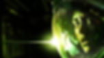 Personage principal de alien isolation usando roupa espacial e com olhar apreensivo