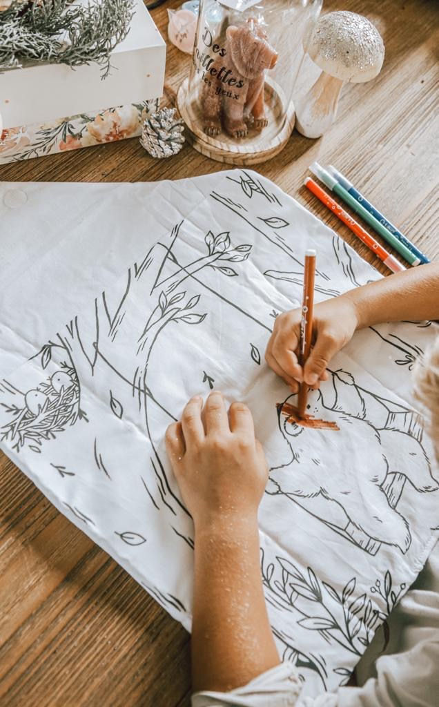 Coloriage lavable nomade – Balade en forêt