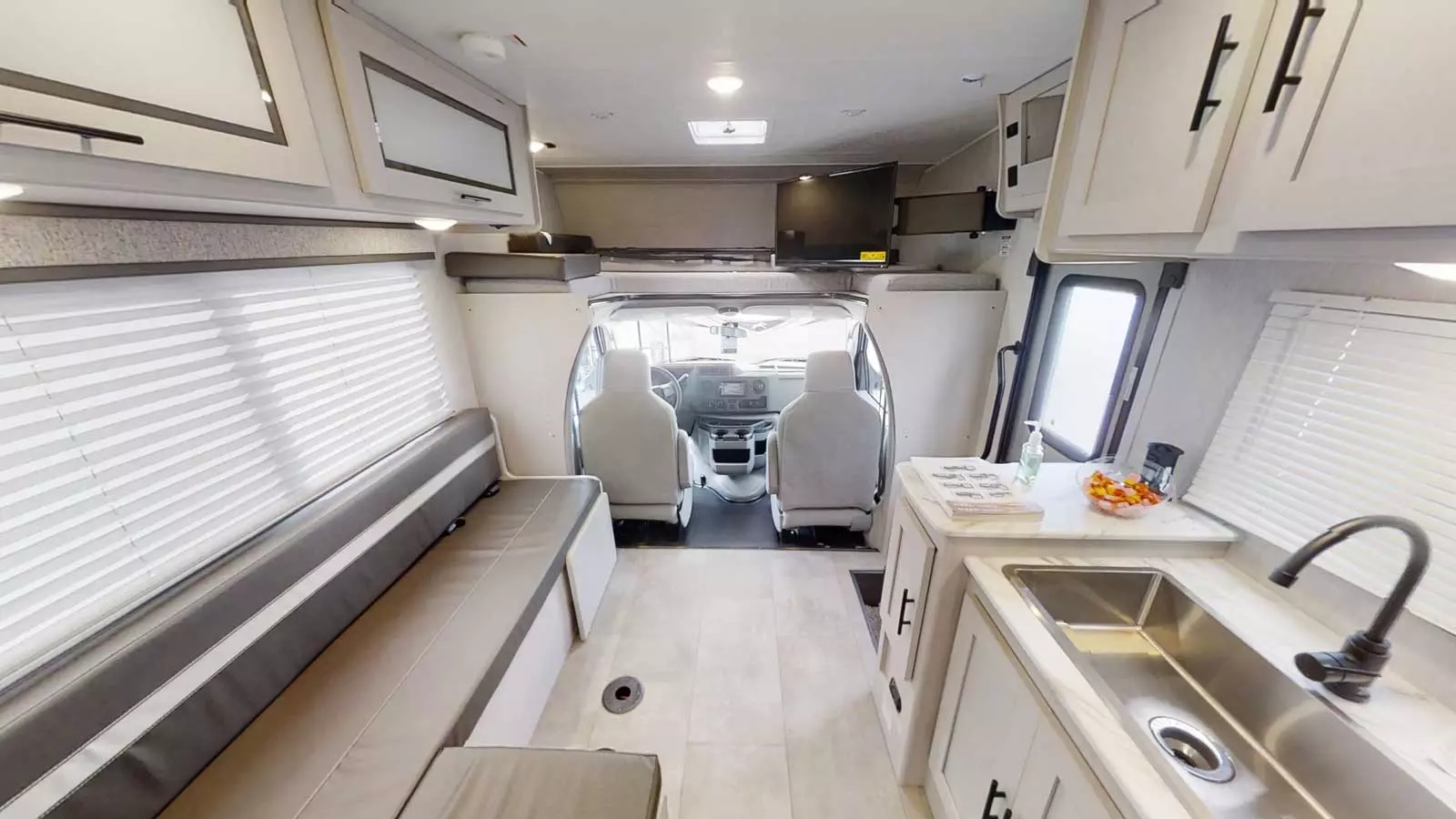 2023-Coachmen-Freelander-22XG-10192022_091027.webp
